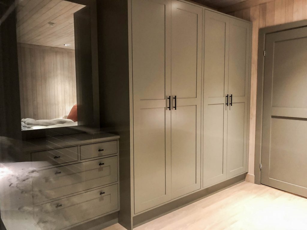 Garderobe-og-kommode